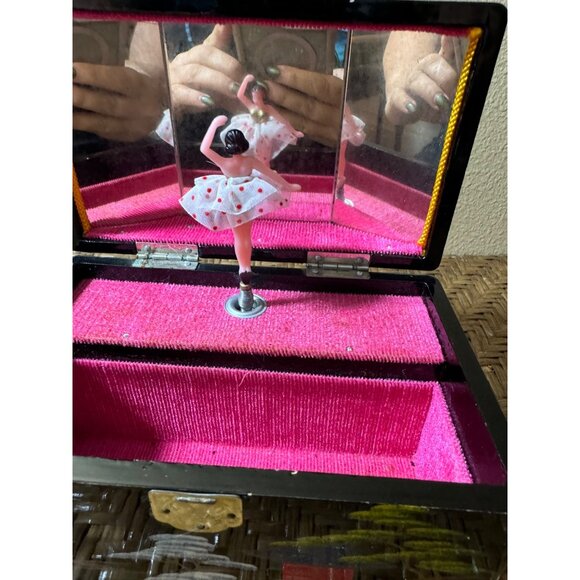 Vintage Hand-Painted Japanese Lacquerware Jewelry Box With Scenic Landscape - Picture 12 of 14